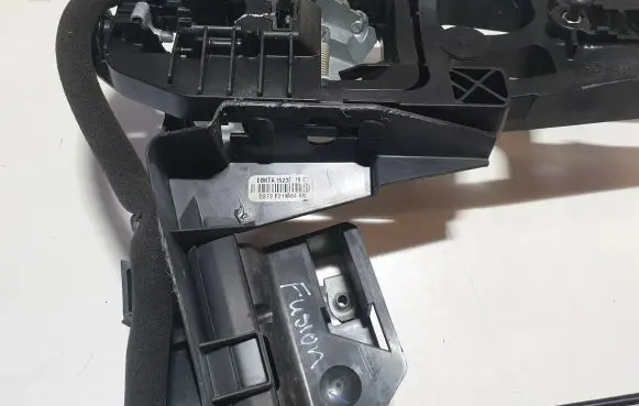 Ford Fusion II Front door lock DS73F21978AA F21978