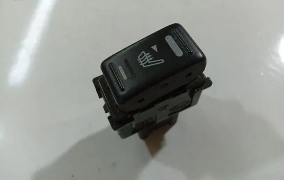 Nissan Tiida C11 Seat heating switch 
