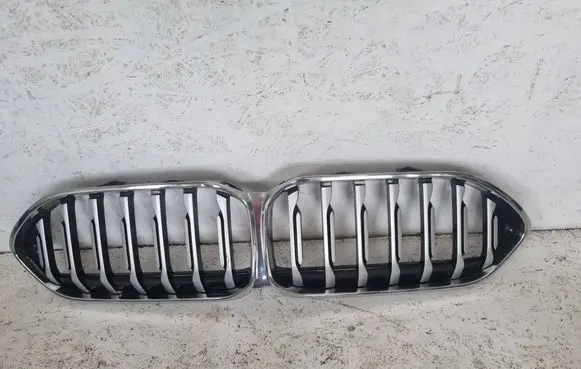 BMW 2 F44 Front bumper upper radiator grill 7476257