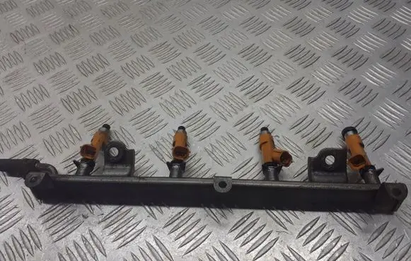 Suzuki Swift I Fuel main line pipe
