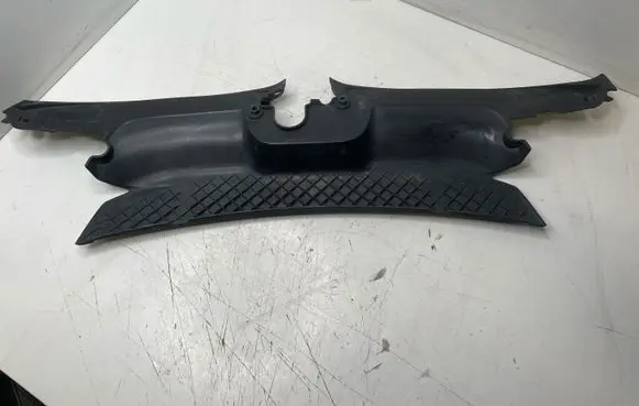 BMW X3 E83 Engine bonnet/hood lock trim molding 3402286 10991213
