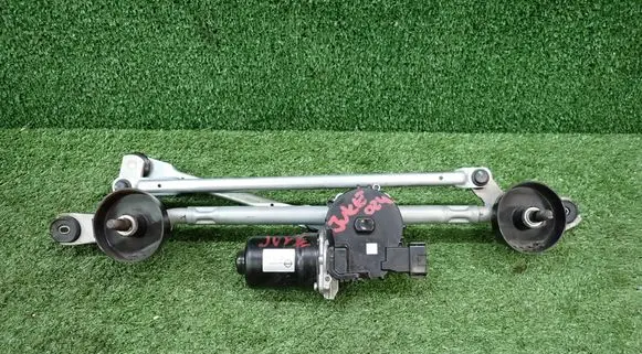Nissan Juke II F16 Front wiper linkage and motor 