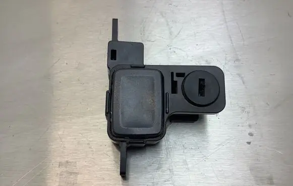 Nissan Murano Z50 Glove box lock 