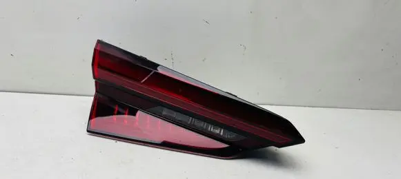 Audi A5 Tailgate rear/tail lights 8W6945093H