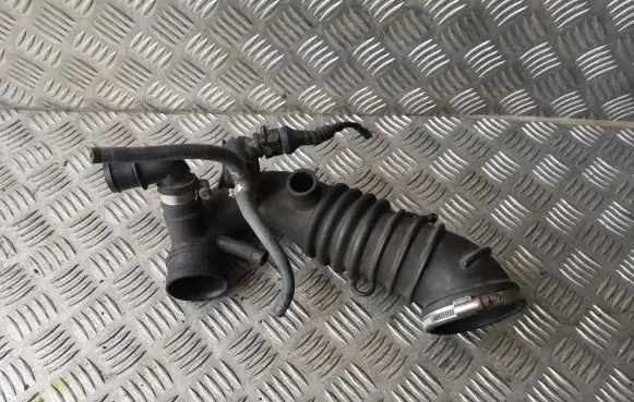 Audi A4 S4 B5 8D Air intake hose/pipe 058133356A