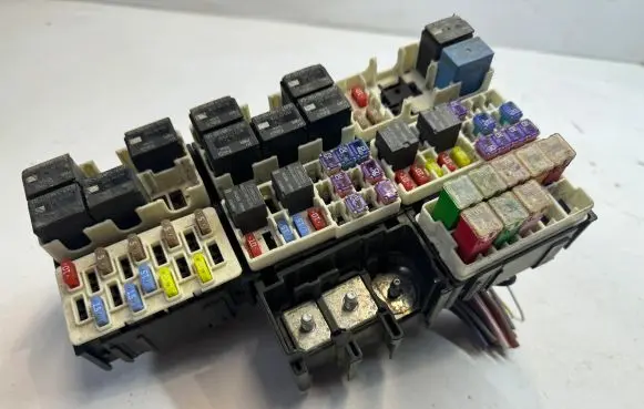 Ford Mustang VI Fuse module