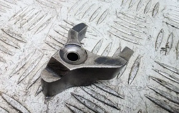 Mitsubishi L200 Fuel Injector clamp holder 