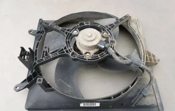 Mitsubishi Carisma Electric radiator cooling fan