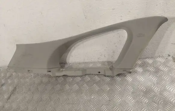(D)pillar trim (top)