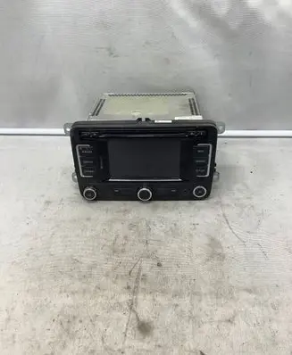 Volkswagen Touran II Radio/CD/DVD/GPS head unit 3C8035279B VWZAZ2M5521687