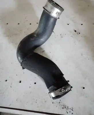 Audi Q7 4L Intercooler hose/pipe