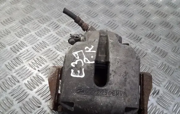 BMW 5 E39 Front brake caliper 6022296