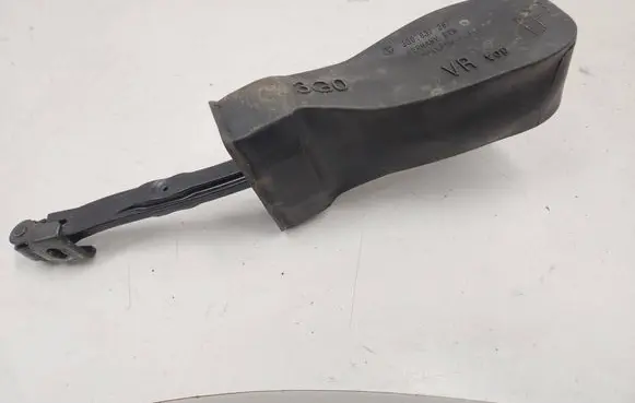 Volkswagen PASSAT B8 Front door check strap stopper 3G0837267