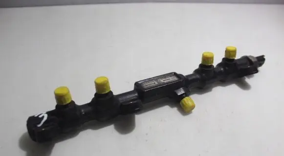 Ford Mondeo Mk III Fuel main line pipe