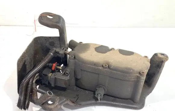Jeep Grand Cherokee Fuel filter housing 68142265AB