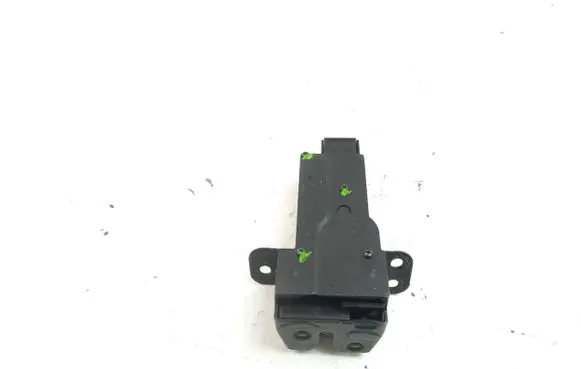 Chevrolet Captiva Tailgate window lock/catch/latch 