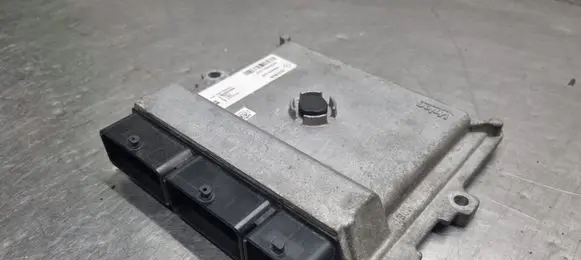 Renault Clio IV Engine control unit/module 237109222R