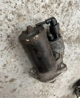Volkswagen Tiguan Starter motor 02M911024