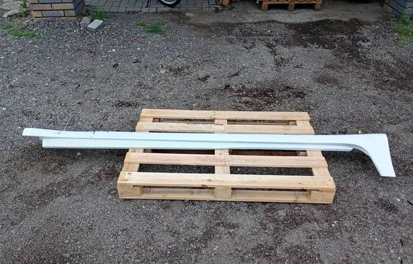 Chrysler Pacifica Sill/side skirt trim PR123