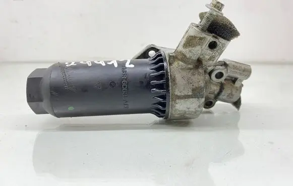 Oil filter mounting bracket