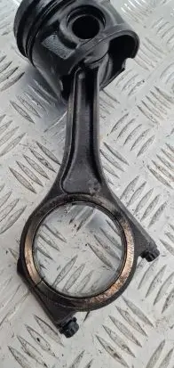 Land Rover Discovery 3 - LR3 Piston with connecting rod