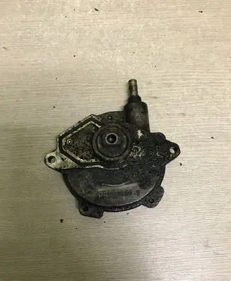 Mercedes-Benz C W203 Vacuum pump A2712300465