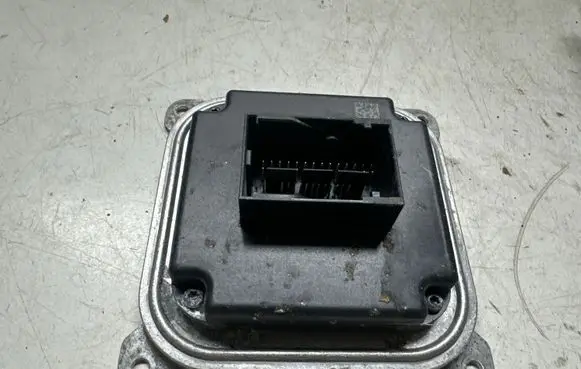 Renault Captur II Headlight ballast module Xenon 260555572R