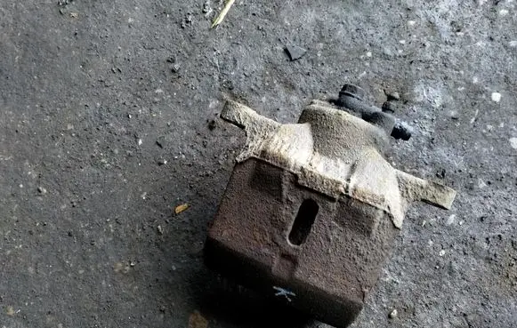 Toyota Yaris Front brake caliper
