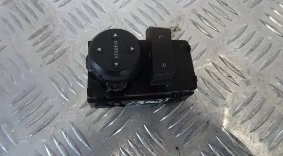 Hyundai i30 Wing mirror switch 93530G3000