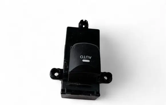 Hyundai i30 Electric window control switch 39Y5101320