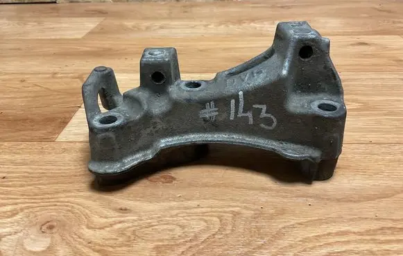 Peugeot Partner Engine mounting bracket 9688615780
