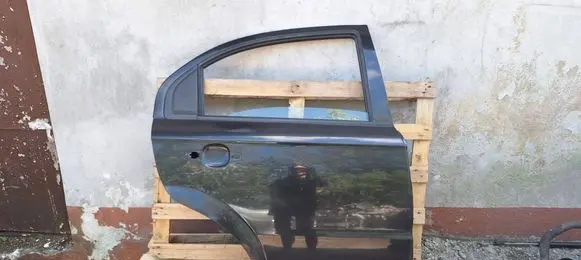 Chevrolet Aveo Rear door