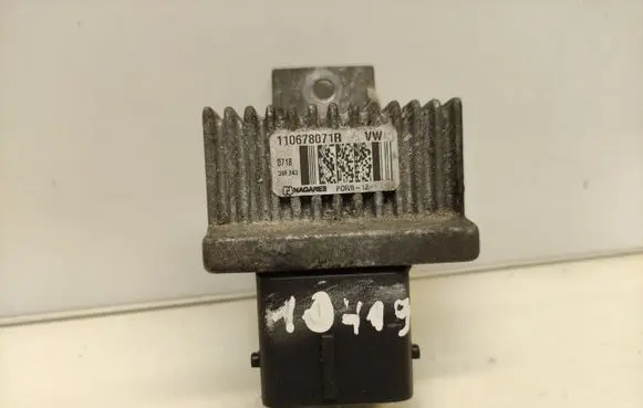 Mercedes-Benz A W176 Glow plug pre-heat relay 110678071R