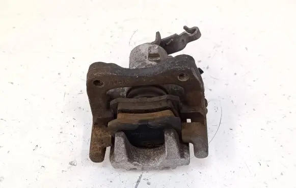 Volkswagen Jetta VI Rear brake caliper