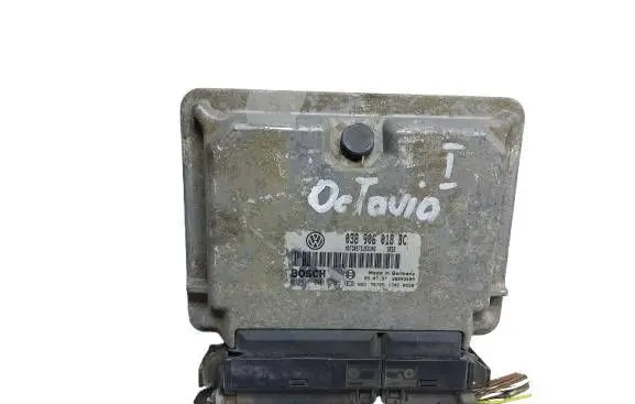 Skoda Octavia Mk1 (1U) Engine control unit/module 038906018BC 0281001755
