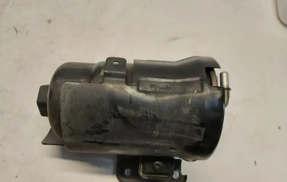 Ford Ranger IV Fuel filter housing 