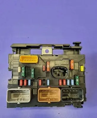 Peugeot 207 BSM Control unit 9661708180
