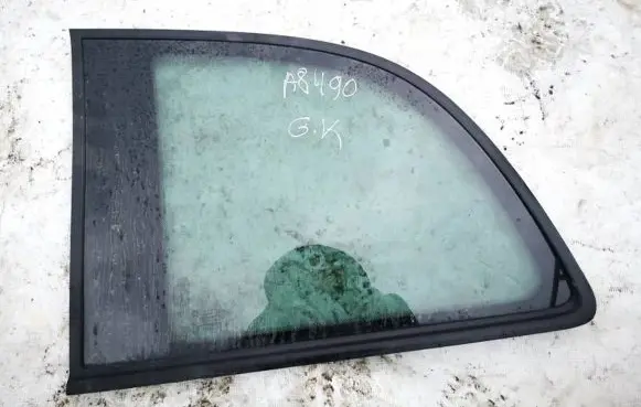 Opel Zafira A Rear side window