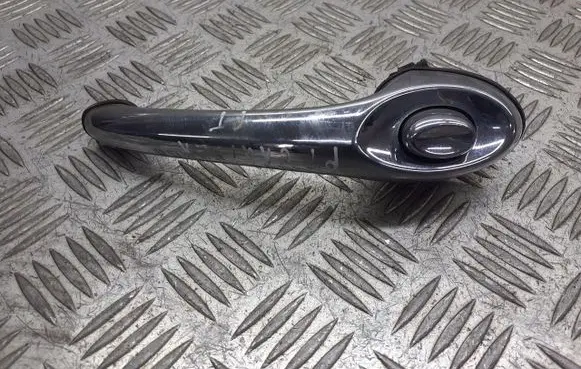 Chrysler PT Cruiser Front door handle cover 