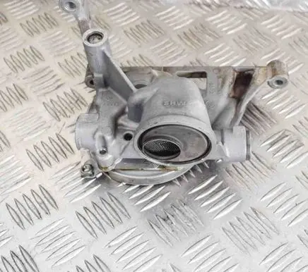 Audi A6 S6 C5 4B Oil pump 