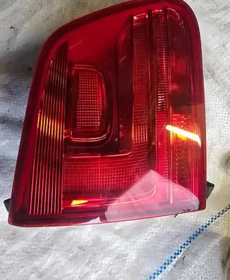 Volkswagen Tiguan Tailgate rear/tail lights 178957