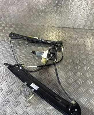 BMW 4 F36 Gran coupe Front door window regulator with motor 7326328