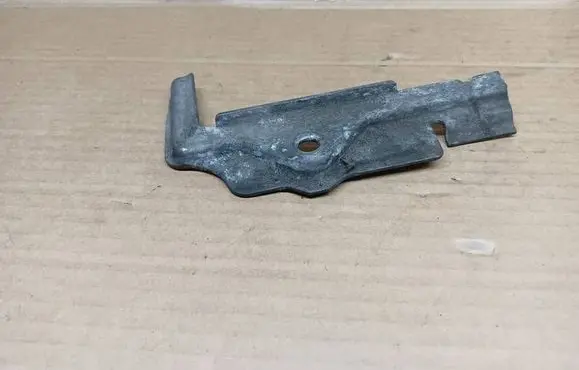 Volkswagen PASSAT B8 Battery bracket 5Q0803219C