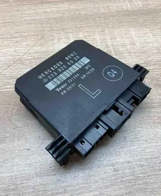 Mercedes-Benz C W203 Door control unit/module 2038206526 351369
