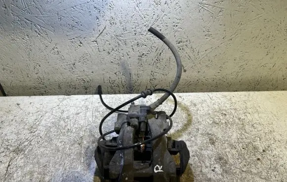 Mercedes-Benz E W211 Rear brake caliper