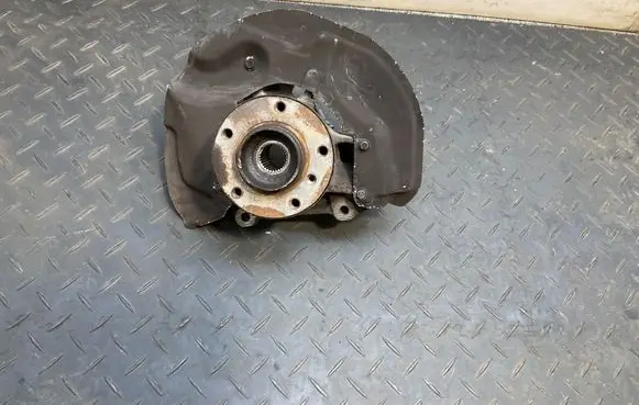 BMW 5 E60 E61 Front wheel hub spindle knuckle 6768315