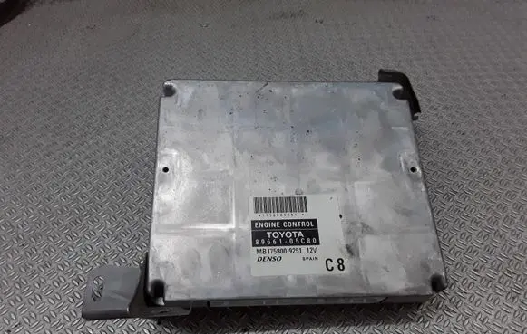 Toyota Avensis T250 Engine control unit/module 8966105C80