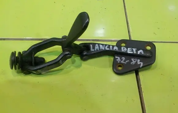 Lancia Beta Rain gutter 