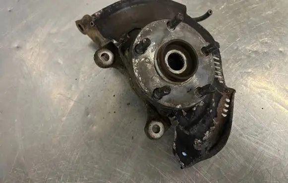 Toyota Auris 150 Front wheel hub spindle knuckle