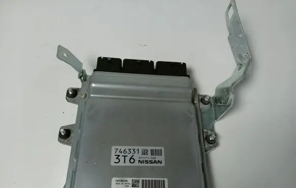 Infiniti QX70 S51 Engine control unit/module ECU BEM390000